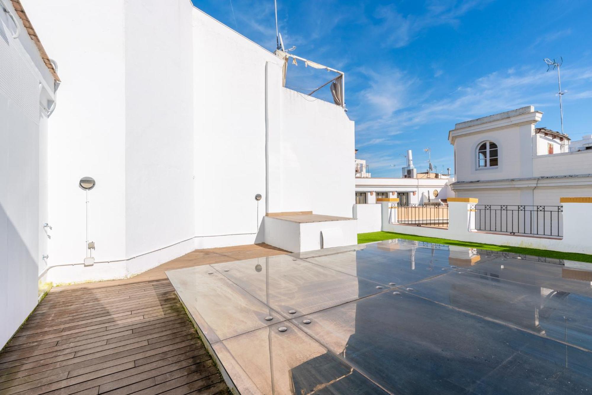 Santa Barbara Central Suites, Sevilla Exterior photo