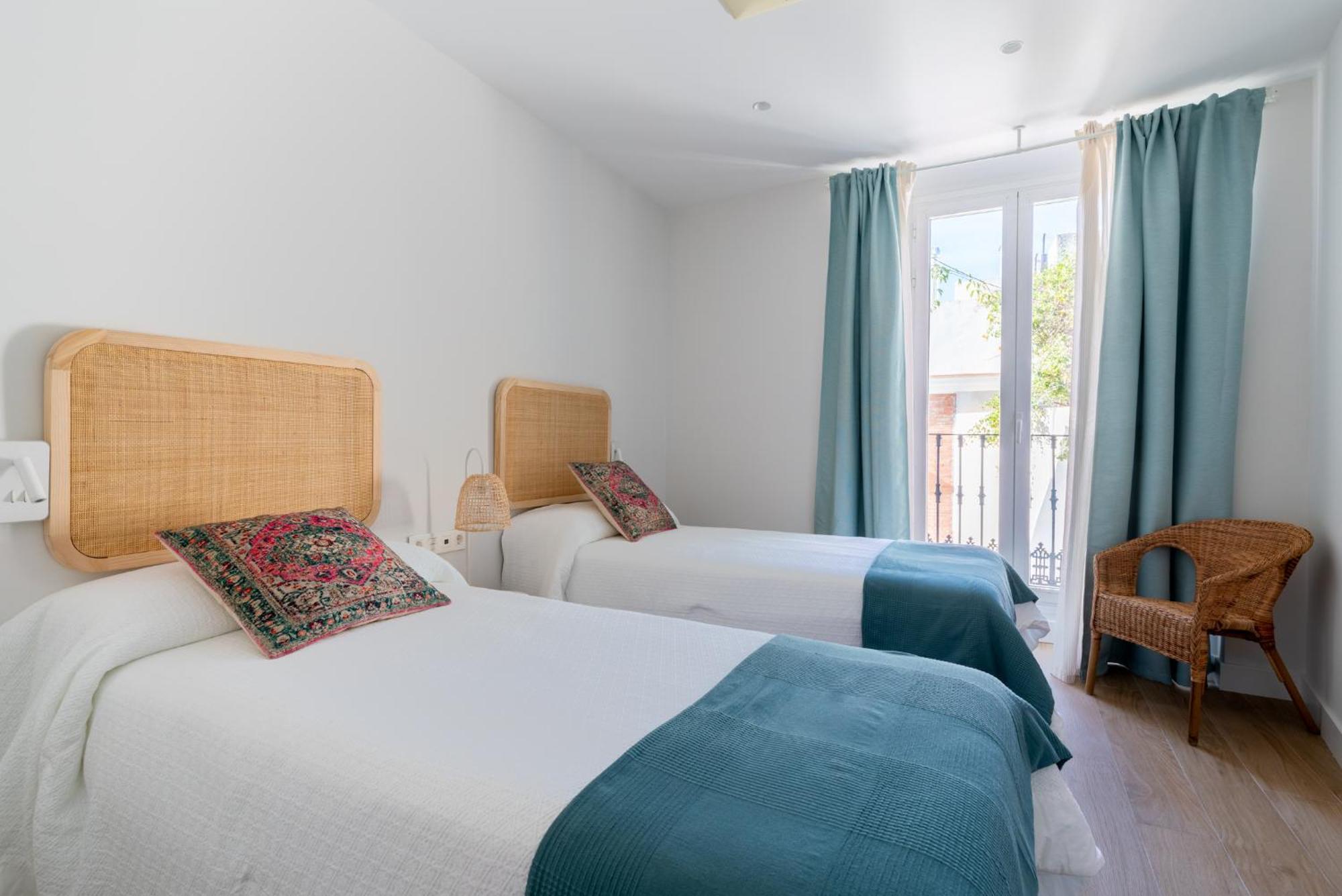 Santa Barbara Central Suites, Sevilla Exterior photo