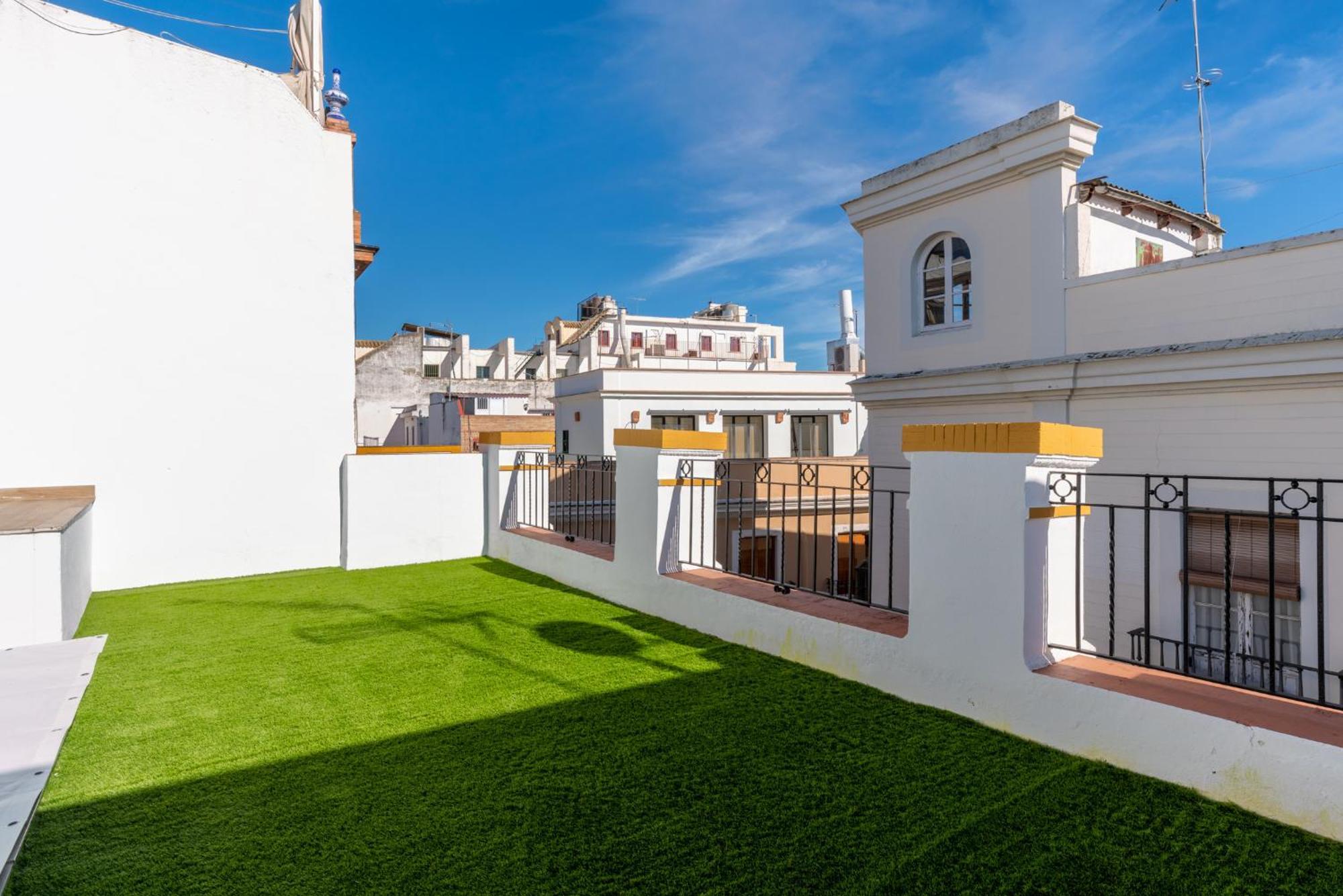 Santa Barbara Central Suites, Sevilla Exterior photo
