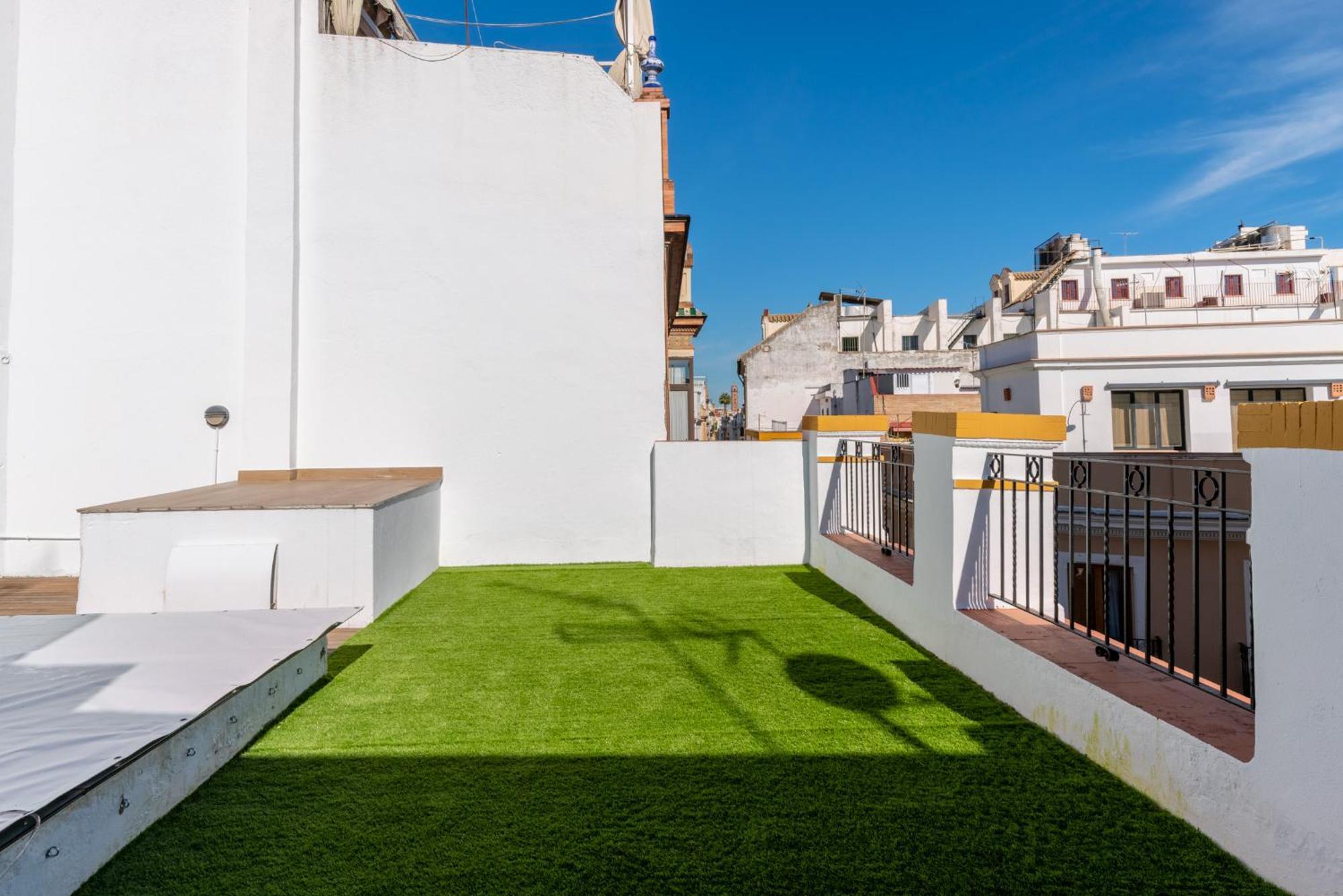Santa Barbara Central Suites, Sevilla Exterior photo